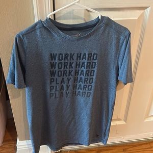 Old Navy Active Men’s Short-Sleeve Go-Dry “Work Hard” Black and Gray Shirt S